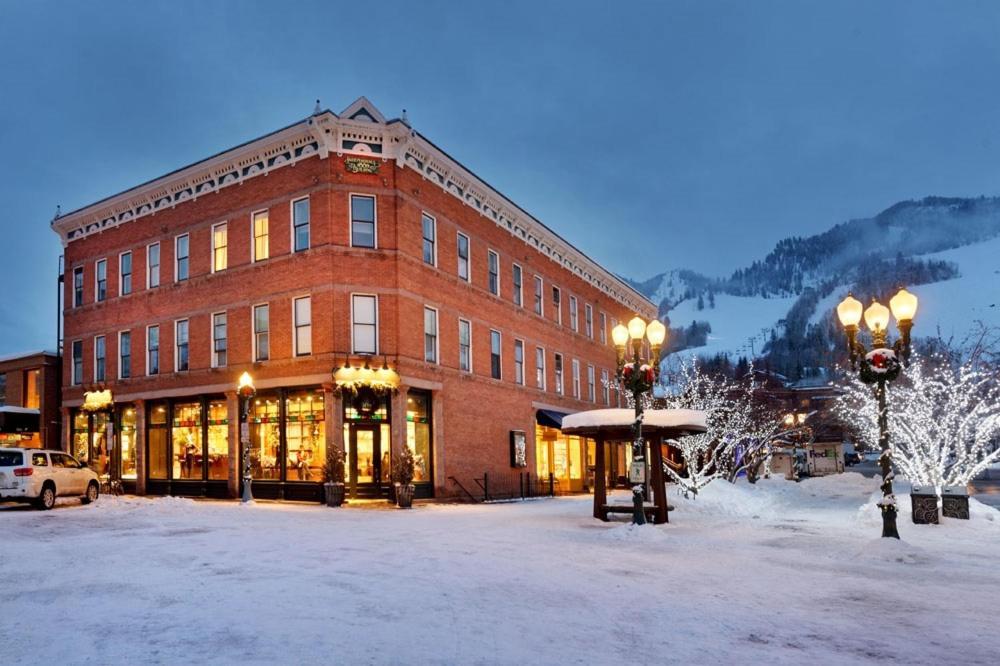 Independence Square 202, Hotel Room Over-Looking The Mall And Aspen Mountain Екстериор снимка